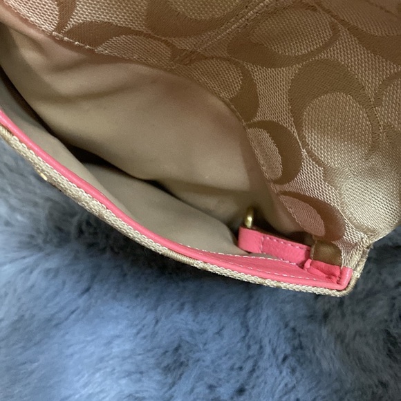 Coach Wrist Bag - Picture 9 of 12